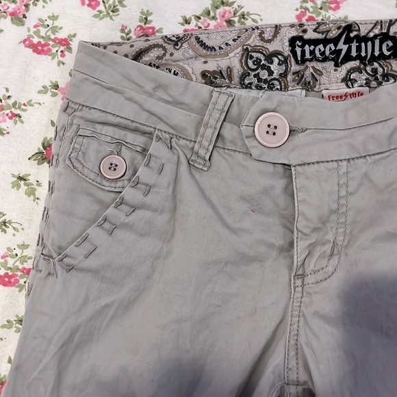 Gorgeous Low rise Khaki Fairycore Flares - Picture 3 of 3